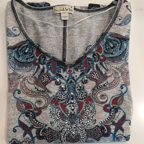 Live and Let Live Top - Picture 5 of 5